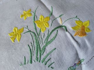 Vintage hand embroidered linen tablecloth floral daffodils art deco embroidery 3