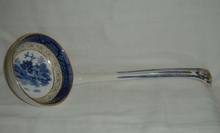 LOVELY ANTIQUE BOOTHS REAL OLD WILLOW BLUE & WHITE XL TUREEN LADLE 3