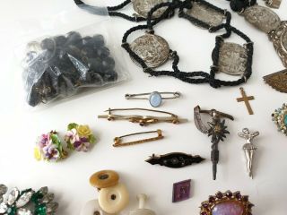 Antique & Vintage Mixed Costume Jewellery cameo Joblot 1950s Brooches earrings 5