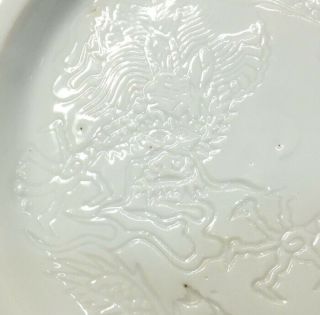 A863: Chinese plate of old white porcelain HAKU - NANKIN with dragon sculpture. 4