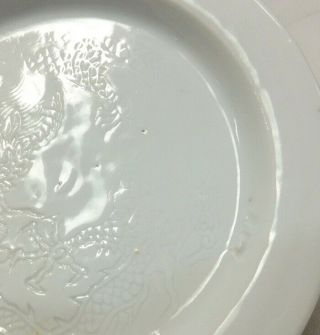 A863: Chinese plate of old white porcelain HAKU - NANKIN with dragon sculpture. 6