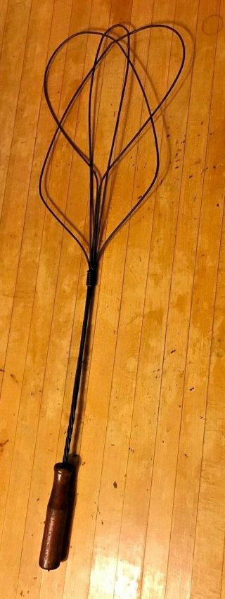Antique/Vtg Twisted Wire Rug Beater Brown Wooden Handle Decorative Country Farm 2