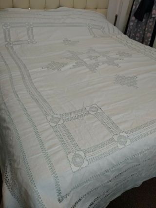 Pos.  Antique / Vintage Large White Linen Needlework Bed Spread Throw 91 " X 108 "