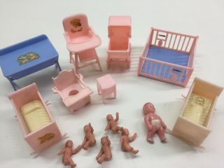 Vintage Renwal Doll House Furniture Nursery With 6 Babies