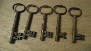 Five Medium Large Old Keys Largest 3&1/2 Inches.
