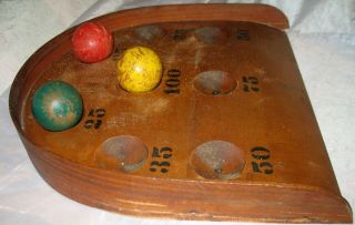 ANTIQUE WOODEN GAME BOARD WITH 3 WOOD BALLS SKEE BALL TYPE PRIMITIVE LOOK 3