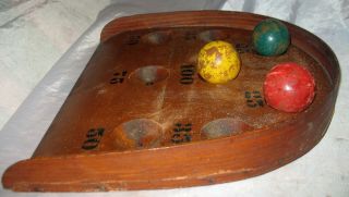 ANTIQUE WOODEN GAME BOARD WITH 3 WOOD BALLS SKEE BALL TYPE PRIMITIVE LOOK 4