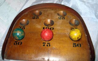 ANTIQUE WOODEN GAME BOARD WITH 3 WOOD BALLS SKEE BALL TYPE PRIMITIVE LOOK 7