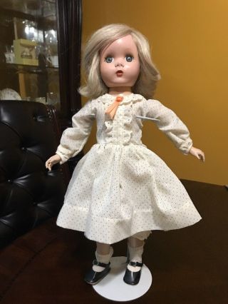 Vintage Madame Alexander 1950s 17” Doll