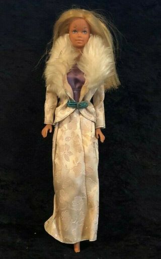 Vintage 1966 Mattel Barbie Doll Fur Collar Dress 11.  5 " Tall (b17)