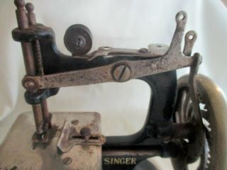 SINGER Mini Hand Crank Sewing Machine Child Toy Salesman Sample 6