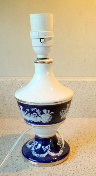 VINTAGE WEDGEWOOD JASPERWARE STYLE BLUE WHITE & GOLD PORCELAIN LAMP BASE 10 
