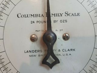 VINTAGE COLUMBIA FAMILY SCALE 24 LBS.  LANDERS,  FRARY,  CLARK 4