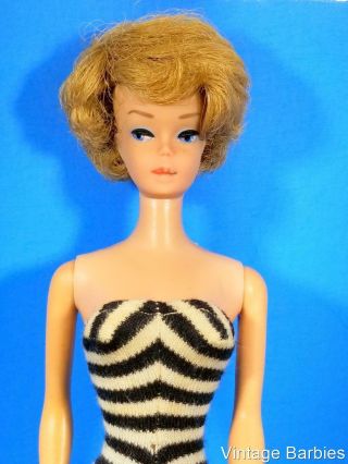 1st Issue Sandy Blond Bubble Cut Barbie Doll 850 w/OSS - Vintage 1960 ' s 2