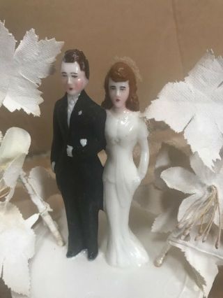 Vintage Bride and Groom Wedding Cake Topper Chalkware Brown Hair 1950 Novelty 2