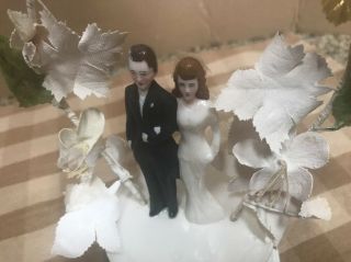 Vintage Bride and Groom Wedding Cake Topper Chalkware Brown Hair 1950 Novelty 5