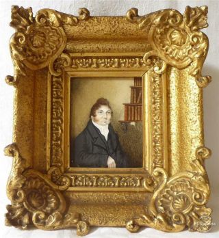 Antique Late 18th Early 19th Century Painted Portrait Miniature Of A Gentleman