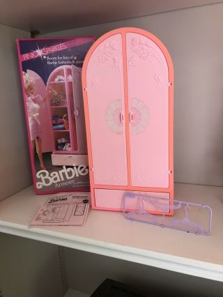 Vintage 1987 Mattel Barbie Doll House Furniture Bedroom Pink Armoire.  Vguc