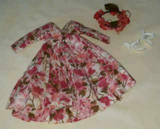 VINTAGE TAGGED VOGUE JILL DOLL PRINT FLOWER PARTY DRESS EXC.  $24.  99 2