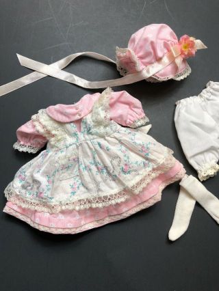 Vintage Small Doll Dress Clothes Removable Pinafore Lace Bonnet Fits 8 - 9” Dolls