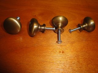 4 Hickory Hardware P771 1.  25“ Cabinet Knob - Antique Brass