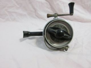 Vintage fishing reel Bache Brown Mastereel model 3 made in USA Lionel corp. 2