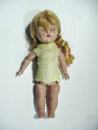 VINTAGE VOGUE GINNY DOLL W ROLLER SKATES & OUTFIT - - SLEEPY EYES NEED TLC 7 - 1/4 