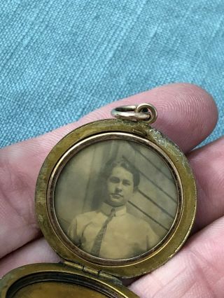Antique JJS Victorian/ Art Nouveau Round Gold Filled Locket with photo of Man 8
