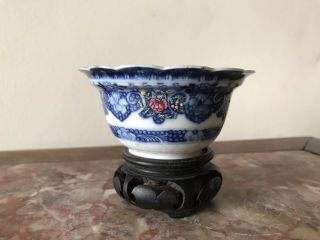 Antique 18th Century Chinese Export Porcelain Cup Famille Rose Over Blue & White