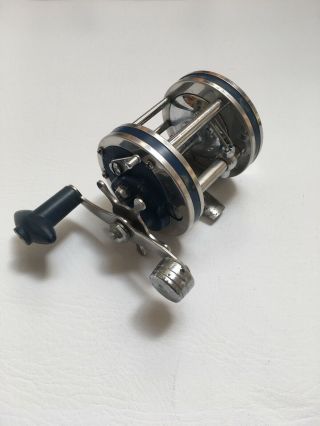 Vintage Olympic Dolphin 621 - Lw Level Wind Fishing Reel