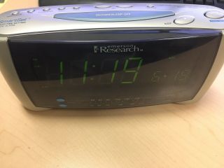 Emerson Research Cks2237 Smartset Dual Alarm Am Fm Auto Clock Radio