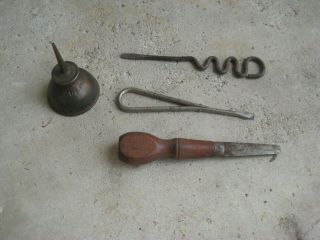 Antique Sewing Machine Screwdrivers / With Eagle Thumb Oiler