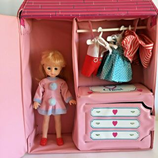 Vintage Ginny Doll With Vogue Carry Case And Outfits