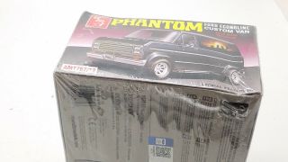 AMT Phantom Ford Econoline Custom Van 1/25 Model Kit - / Box 7