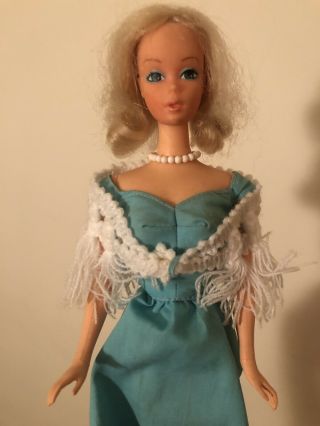 Vintage Mod Deluxe Quick Curl Barbie Doll W/original Outfit & Shawl