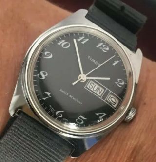 Vintage 1977 Timex Black Dial Day Date Mechanical Gents Watch