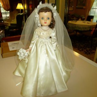 Vintage 16 " Madame Alexander Elise Bride Doll With Dress,  Veil,  Pearls,  Etc