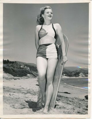 1946 Orig.  Malibu Beach Cheesecake Press Photo Paramount Starlet W/ Surfboard Vv