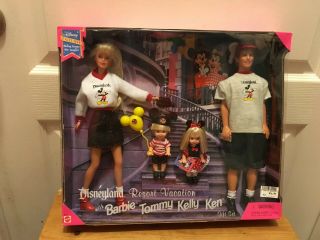 Barbie:disneyland Resort Vacation With Barbie,  Tommy,  Kelly,  Ken Gift Set 1998