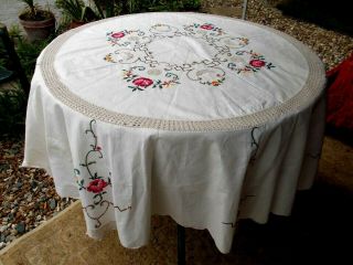 Vintage Hand Embroidered Circular Cotton Tablecloth Cutwork Hand Crochet Lace