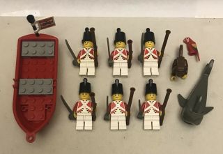 LEGO Vintage Pirates - 6 Imperial Guard Redcoats,  Jolly Boat,  Animals,  Rifles 2