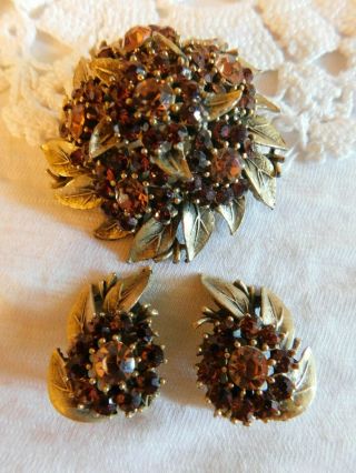 Vintage Stunning Golden Rhinestones Antique Gold Detailed Pin And Earrings Set
