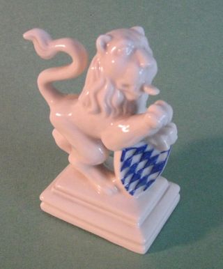 Nymphenburg Rauch Bavarian Heraldic Lion Bayerische Löwe Porcelain Figurine Box