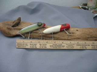 VINTAGE/ANTIQUE FISHING LURES - 2 OLD BAITS - SOUTHBEND BASS ORENO - RHW - GREEN SC. 2