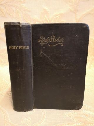 Antique Book Of The Holy Bible Containing The Old And Testaments - 1907