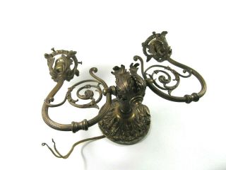 VINTAGE VERY ORNATE TWO ARM BRASS WALL SCONCE HOLLYWOOD REGENCY ELECTRIC LAMP 5