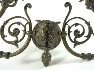 VINTAGE VERY ORNATE TWO ARM BRASS WALL SCONCE HOLLYWOOD REGENCY ELECTRIC LAMP 6