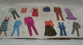 THE PARTRIDGE FAMILY PAPER DOLL BOOK AUTHORIZED EDITION 5243 (1970) 5