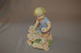 Vintage Royal Worcester F.  G.  Doughty Figurine - Months of the Year: May (3455) 8