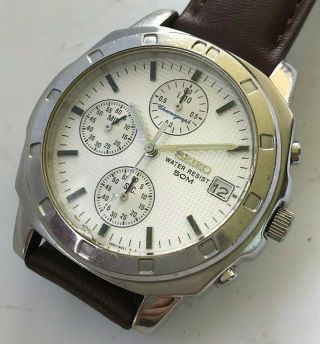 Vintage Seiko Chronograph Stainless Steel Mens Watch With Date,  Ref.  V657 - 9010